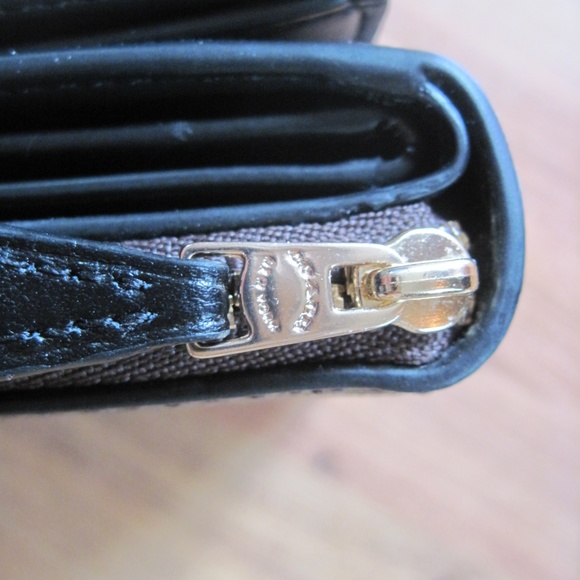 Brand New Coach Leather Logo Trifold Wallet - Picture 3 of 7